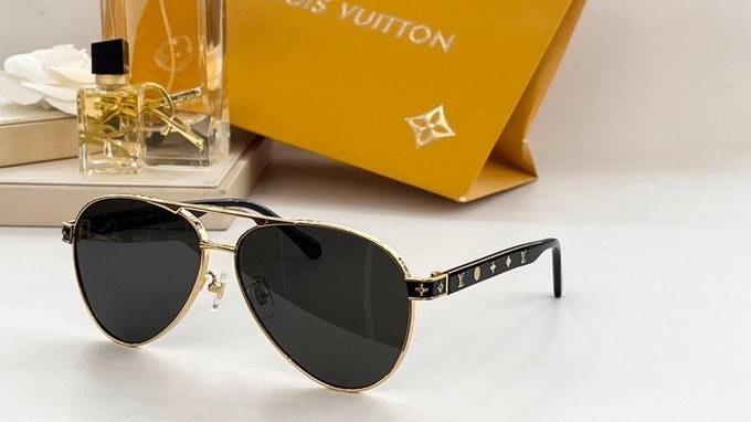 Louis Vuitton Sunglasses ID:20230516-167